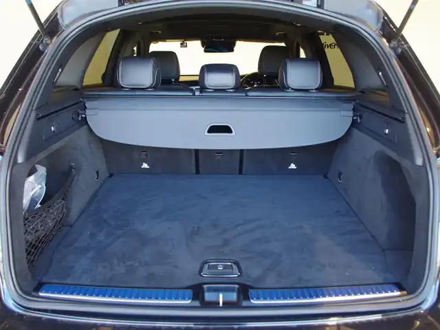 メルセデス・ベンツ ＧＬＣ２２０ d 4マチックスポーツ 本革 岐阜県 2019(平31)年 2.8万km オブシディアンブラック パノラミックスライディングルーフ/黒レザーシート/Burmesterサウンドシステム/純正HDDナビゲーション/フルセグテレビ/Bluetooth/レーダーセーフティパッケージ/アクティブブレーキアシスト (歩行者検知機能付)/PRESAFEプラス 被害軽減ブレーキ付後方衝突警告システム/PRESAFE アクティブレーンキーピングアシスト/アクティブブラインドスポットアシスト/アクティブディスタンスアシスト ディストロニック/アクティブステアリングアシスト/360°カメラシステム/ヘッドアップディスプレイ/アダプティブブレーキ　ホールド機能　ヒルスタートアシスト/アダプティブブレーキライト/クロスウインドアシスト/LEDインテリジェントライトシステム/アダプティブハイビームアシスト・プラス/アテンションアシスト/アクティブパーキングアシスト (縦列・並列駐車)/パーキングアシストリアビューカメラ