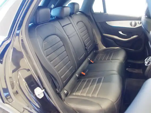 メルセデス・ベンツ ＧＬＣ２２０ d 4マチックスポーツ 本革 岐阜県 2019(平31)年 2.8万km オブシディアンブラック パノラミックスライディングルーフ/黒レザーシート/Burmesterサウンドシステム/純正HDDナビゲーション/フルセグテレビ/Bluetooth/レーダーセーフティパッケージ/アクティブブレーキアシスト (歩行者検知機能付)/PRESAFEプラス 被害軽減ブレーキ付後方衝突警告システム/PRESAFE アクティブレーンキーピングアシスト/アクティブブラインドスポットアシスト/アクティブディスタンスアシスト ディストロニック/アクティブステアリングアシスト/360°カメラシステム/ヘッドアップディスプレイ/アダプティブブレーキ　ホールド機能　ヒルスタートアシスト/アダプティブブレーキライト/クロスウインドアシスト/LEDインテリジェントライトシステム/アダプティブハイビームアシスト・プラス/アテンションアシスト/アクティブパーキングアシスト (縦列・並列駐車)/パーキングアシストリアビューカメラ