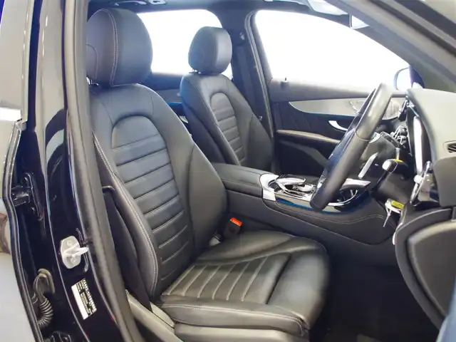 メルセデス・ベンツ ＧＬＣ２２０ d 4マチックスポーツ 本革 岐阜県 2019(平31)年 2.8万km オブシディアンブラック パノラミックスライディングルーフ/黒レザーシート/Burmesterサウンドシステム/純正HDDナビゲーション/フルセグテレビ/Bluetooth/レーダーセーフティパッケージ/アクティブブレーキアシスト (歩行者検知機能付)/PRESAFEプラス 被害軽減ブレーキ付後方衝突警告システム/PRESAFE アクティブレーンキーピングアシスト/アクティブブラインドスポットアシスト/アクティブディスタンスアシスト ディストロニック/アクティブステアリングアシスト/360°カメラシステム/ヘッドアップディスプレイ/アダプティブブレーキ　ホールド機能　ヒルスタートアシスト/アダプティブブレーキライト/クロスウインドアシスト/LEDインテリジェントライトシステム/アダプティブハイビームアシスト・プラス/アテンションアシスト/アクティブパーキングアシスト (縦列・並列駐車)/パーキングアシストリアビューカメラ