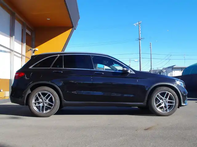 メルセデス・ベンツ ＧＬＣ２２０ d 4マチックスポーツ 本革 岐阜県 2019(平31)年 2.8万km オブシディアンブラック パノラミックスライディングルーフ/黒レザーシート/Burmesterサウンドシステム/純正HDDナビゲーション/フルセグテレビ/Bluetooth/レーダーセーフティパッケージ/アクティブブレーキアシスト (歩行者検知機能付)/PRESAFEプラス 被害軽減ブレーキ付後方衝突警告システム/PRESAFE アクティブレーンキーピングアシスト/アクティブブラインドスポットアシスト/アクティブディスタンスアシスト ディストロニック/アクティブステアリングアシスト/360°カメラシステム/ヘッドアップディスプレイ/アダプティブブレーキ　ホールド機能　ヒルスタートアシスト/アダプティブブレーキライト/クロスウインドアシスト/LEDインテリジェントライトシステム/アダプティブハイビームアシスト・プラス/アテンションアシスト/アクティブパーキングアシスト (縦列・並列駐車)/パーキングアシストリアビューカメラ