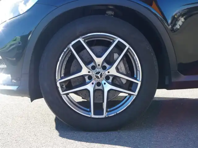 メルセデス・ベンツ ＧＬＣ２２０ d 4マチックスポーツ 本革 岐阜県 2019(平31)年 2.8万km オブシディアンブラック パノラミックスライディングルーフ/黒レザーシート/Burmesterサウンドシステム/純正HDDナビゲーション/フルセグテレビ/Bluetooth/レーダーセーフティパッケージ/アクティブブレーキアシスト (歩行者検知機能付)/PRESAFEプラス 被害軽減ブレーキ付後方衝突警告システム/PRESAFE アクティブレーンキーピングアシスト/アクティブブラインドスポットアシスト/アクティブディスタンスアシスト ディストロニック/アクティブステアリングアシスト/360°カメラシステム/ヘッドアップディスプレイ/アダプティブブレーキ　ホールド機能　ヒルスタートアシスト/アダプティブブレーキライト/クロスウインドアシスト/LEDインテリジェントライトシステム/アダプティブハイビームアシスト・プラス/アテンションアシスト/アクティブパーキングアシスト (縦列・並列駐車)/パーキングアシストリアビューカメラ