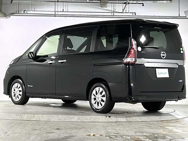日産 セレナ X 広島県 2017(平29)年 4.8万km ダイヤモンドブラック 禁煙車/快適パック/・スーパーUVカット断熱グリーンガラス/・パーソナルテーブル/・カップホルダー12個/・USB電源ソケット/・セカンドシート 超ロングスライド＋横スライド/・サードシートスライド/・シートバックフック/・シートバックポケット/エマージェンシーブレーキ/車線逸脱警報/純正9型ナビ（MM516D-L）/・フルセグ/CD/DVD/Blu-ray/Bluetooth/バックカメラ/純正フリップダウンモニター/両側パワースライドドア/ステアリングスイッチ/社外前後ドライブレコーダー/ETC/純正15インチホイール/Wエアバック
