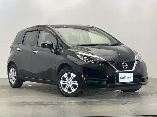 日産 ノート X Vセレクション 栃木県 2020(令2)年 1.1万km スーパーブラック 純正ディスプレイオーディオ/（Bluetooth/AppleCarPlay/AndoroidAuto）/バックカメラ/コーナーセンサー/ETC/禁煙車/オートライト/LEDヘッドライト/横滑り防止装置/スマートキー/プッシュスタート/アイドリングストップ/ステアリングスイッチ/電動格納ミラー/純正フロアマット/ドアバイザー