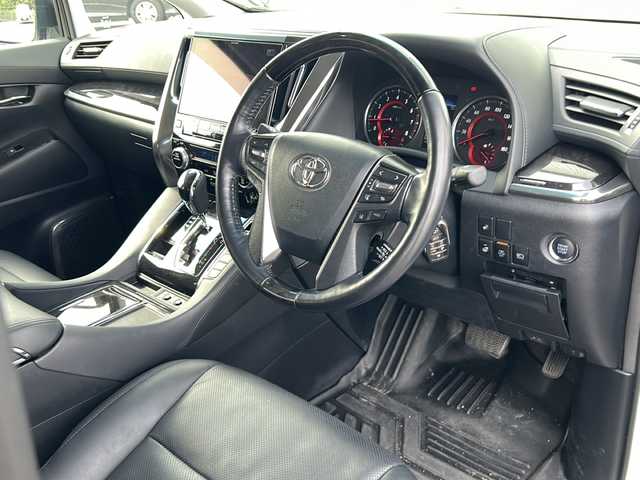 トヨタ アルファード S Cパッケージ 愛媛県 2018(平30)年 3.4万km ホワイトパールクリスタルシャイン モデリスタエアロ/車検R9年9月/登録時34025km/ALPINE10インチナビ/（Bluetooth/フルセグTV/AUX/USB入力端子）/バックカメラ/両側電動スライドドア/パワーバックドア/トヨタセーフティセンス/・レーンキープアシスト/・プリクラッシュセーフティ/・ハイビームアシスト/・レーダークルーズコントロール/ビルトインETC/LEDヘッドライト/オートマチックハイビーム/コーナーセンサー/パワーシート/ドライブレコーダー/ローダウンサス/オットマン/黒本革シート/シートヒーター/エアシート/純正18インチAW/ローダウン