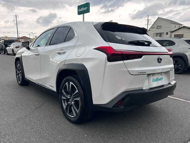 レクサス ＵＸ 250h バージョンL 大阪府 2019(平31)年 3.7万km ソニッククォーツ 純正10.3インチメモリーナビ/フルセグ/バックカメラ/ハンズフリーパワーバックドア/レクサスセーフティ/ブラインドスポットモニター/レーダークルーズコントロール/レーンキープアシスト/プリクラッシュセーフティ/ハイビームアシスト/黒本革シート/シートヒーター/ベンチレーション/パワーシート/3眼LEDオートヘッドライト/スマートキー/ETC2.0