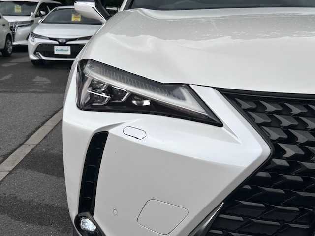 レクサス ＵＸ 250h バージョンL 大阪府 2019(平31)年 3.7万km ソニッククォーツ 純正10.3インチメモリーナビ/フルセグ/バックカメラ/ハンズフリーパワーバックドア/レクサスセーフティ/ブラインドスポットモニター/レーダークルーズコントロール/レーンキープアシスト/プリクラッシュセーフティ/ハイビームアシスト/黒本革シート/シートヒーター/ベンチレーション/パワーシート/3眼LEDオートヘッドライト/スマートキー/ETC2.0