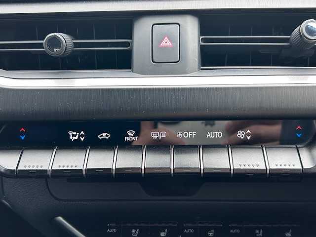 レクサス ＵＸ 250h バージョンL 大阪府 2019(平31)年 3.7万km ソニッククォーツ 純正10.3インチメモリーナビ/フルセグ/バックカメラ/ハンズフリーパワーバックドア/レクサスセーフティ/ブラインドスポットモニター/レーダークルーズコントロール/レーンキープアシスト/プリクラッシュセーフティ/ハイビームアシスト/黒本革シート/シートヒーター/ベンチレーション/パワーシート/3眼LEDオートヘッドライト/スマートキー/ETC2.0