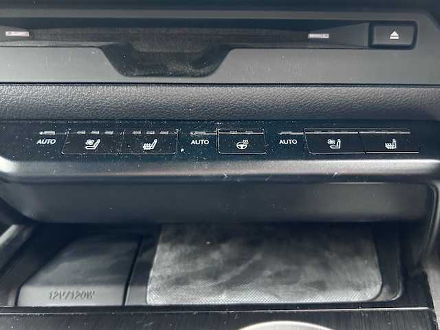 レクサス ＵＸ 250h バージョンL 大阪府 2019(平31)年 3.7万km ソニッククォーツ 純正10.3インチメモリーナビ/フルセグ/バックカメラ/ハンズフリーパワーバックドア/レクサスセーフティ/ブラインドスポットモニター/レーダークルーズコントロール/レーンキープアシスト/プリクラッシュセーフティ/ハイビームアシスト/黒本革シート/シートヒーター/ベンチレーション/パワーシート/3眼LEDオートヘッドライト/スマートキー/ETC2.0