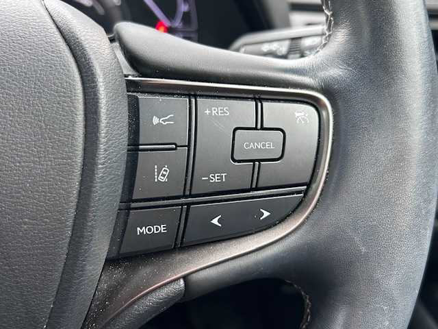 レクサス ＵＸ 250h バージョンL 大阪府 2019(平31)年 3.7万km ソニッククォーツ 純正10.3インチメモリーナビ/フルセグ/バックカメラ/ハンズフリーパワーバックドア/レクサスセーフティ/ブラインドスポットモニター/レーダークルーズコントロール/レーンキープアシスト/プリクラッシュセーフティ/ハイビームアシスト/黒本革シート/シートヒーター/ベンチレーション/パワーシート/3眼LEDオートヘッドライト/スマートキー/ETC2.0