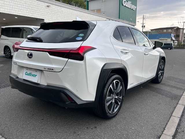 レクサス ＵＸ 250h バージョンL 大阪府 2019(平31)年 3.7万km ソニッククォーツ 純正10.3インチメモリーナビ/フルセグ/バックカメラ/ハンズフリーパワーバックドア/レクサスセーフティ/ブラインドスポットモニター/レーダークルーズコントロール/レーンキープアシスト/プリクラッシュセーフティ/ハイビームアシスト/黒本革シート/シートヒーター/ベンチレーション/パワーシート/3眼LEDオートヘッドライト/スマートキー/ETC2.0
