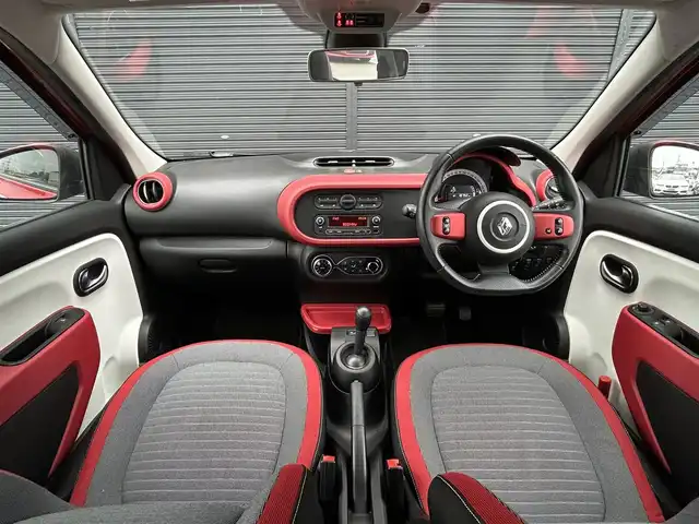 ルノー トゥインゴ インテンス 茨城県 2017(平29)年 1.9万km 赤 純正オ-ディオ /クル-ズコントロ-ル /ETC /USB /LEDフォグランプ /オートライト /バックソナー /純正15インチアルミホイール /シートリフター /オートエアコン /フロアマット /禁煙車