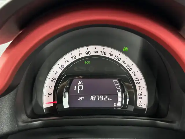 ルノー トゥインゴ インテンス 茨城県 2017(平29)年 1.9万km 赤 純正オ-ディオ /クル-ズコントロ-ル /ETC /USB /LEDフォグランプ /オートライト /バックソナー /純正15インチアルミホイール /シートリフター /オートエアコン /フロアマット /禁煙車