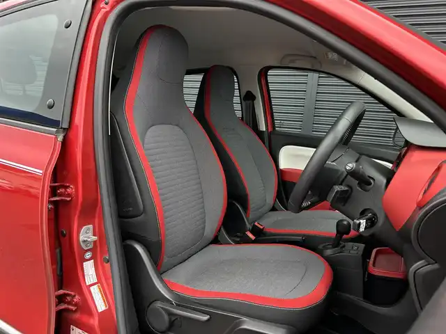 ルノー トゥインゴ インテンス 茨城県 2017(平29)年 1.9万km 赤 純正オ-ディオ /クル-ズコントロ-ル /ETC /USB /LEDフォグランプ /オートライト /バックソナー /純正15インチアルミホイール /シートリフター /オートエアコン /フロアマット /禁煙車