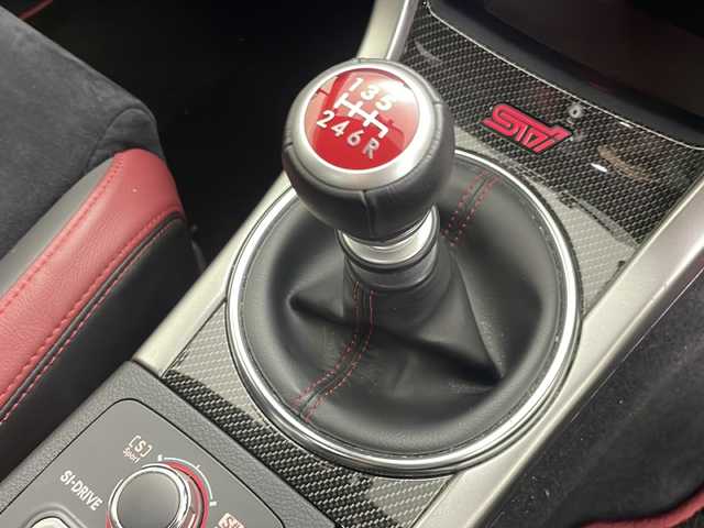 スバル ＷＲＸ ＳＴＩ STI タイプS 道央・札幌 2014(平26)年 6.8万km クリスタルホワイトP ・4WD/・社外ナビ&TV&CD&DVD&SD&BT/・バックカメラ/・ハーフレザーシート/・STIエアロ/・社外ドライブレコーダー/・ETC/・LEDヘッドライト/・オートライト/・スマートキー/・スペアキー