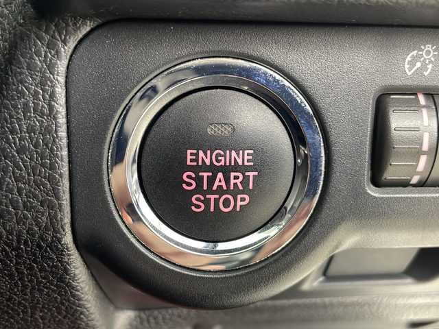 スバル ＷＲＸ ＳＴＩ STI タイプS 道央・札幌 2014(平26)年 6.8万km クリスタルホワイトP ・4WD/・社外ナビ&TV&CD&DVD&SD&BT/・バックカメラ/・ハーフレザーシート/・STIエアロ/・社外ドライブレコーダー/・ETC/・LEDヘッドライト/・オートライト/・スマートキー/・スペアキー