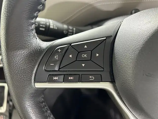 日産 セレナ e－パワー ハイウェイスター V 佐賀県 2018(平30)年 6.5万km ブリリアントホワイトパール 純正７インチナビ/（TV/CD/DVD/Bluetooth/AM/FM）/衝突軽減ブレーキ/全方位カメラ/コーナーセンサー/レーンキープアシスト/パーキングアシスト/両側パワースライドドア/ハンズフリーオートスライドドア/クルーズコントロール/純正１５アルミホイール/ＬＥＤヘッドライト/オートライト/純正フロアマット/ドアバイザー/ドライブレコーダー/標識検知機能/盗難防止装置/横滑り防止装置