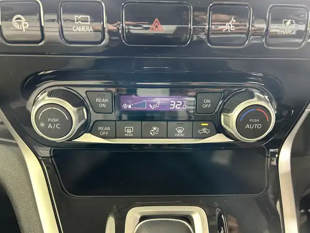 日産 セレナ e－パワー ハイウェイスター V 佐賀県 2018(平30)年 6.5万km ブリリアントホワイトパール 純正７インチナビ/（TV/CD/DVD/Bluetooth/AM/FM）/衝突軽減ブレーキ/全方位カメラ/コーナーセンサー/レーンキープアシスト/パーキングアシスト/両側パワースライドドア/ハンズフリーオートスライドドア/クルーズコントロール/純正１５アルミホイール/ＬＥＤヘッドライト/オートライト/純正フロアマット/ドアバイザー/ドライブレコーダー/標識検知機能/盗難防止装置/横滑り防止装置