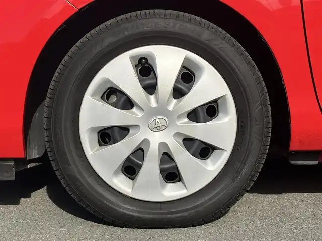 トヨタ アクア S 静岡県 2012(平24)年 7.1万km スーパーレッドⅤ エンジンスタートボタン/パワーステアリング/パワーウィンドウ/取扱説明書/アイドリングストップ/スマートキー/スペアキー1本/オートエアコン/純正ＥＴＣ/純正ナビ（CD/DVD/BT/フルセグ）/ドライブレコーダー前後/純正フロアマット/布シート/ABS/横滑り防止装置/オートライト/ハロゲン/Wエアバッグ