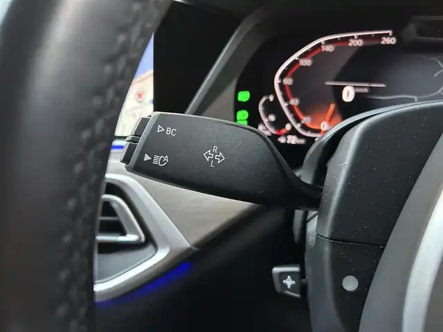 ＢＭＷ Ｘ７ xDrive40d Mスポーツ 福岡県 2021(令3)年 2.8万km ミネラルホワイト パノラマスライディングルーフ/リアエンターテイメンメントシステム/ウェルネスパッケージ/アルカンターラルーフライニング　/harman/kardon/茶革シート/前席エアシート/全席シートヒーター/ヘッドアップディスプレイ/純正ナビ/Applecarplay/androidauto/全方位カメラ/フルセグTV/Bluetooth/LEDヘッドライト/パワーバックドア/ワイヤレス充電/ミラー一体型ETC