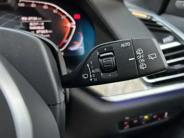 ＢＭＷ Ｘ７ xDrive40d Mスポーツ 福岡県 2021(令3)年 2.8万km ミネラルホワイト パノラマスライディングルーフ/リアエンターテイメンメントシステム/ウェルネスパッケージ/アルカンターラルーフライニング　/harman/kardon/茶革シート/前席エアシート/全席シートヒーター/ヘッドアップディスプレイ/純正ナビ/Applecarplay/androidauto/全方位カメラ/フルセグTV/Bluetooth/LEDヘッドライト/パワーバックドア/ワイヤレス充電/ミラー一体型ETC