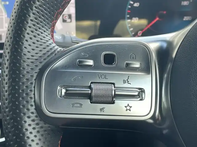 メルセデス・ベンツ ＣＬＡ２００ｄ Sブレーク AMGライン 東京都 2020(令2)年 1.9万km 黒 AMGライン/アダプティブクルーズコントロール/シートヒーター/アンビエントライト/パーキングアシスト/ステアリングスイッチ/横滑り防止装置/インテリジェントライトシステム/ETC/純正ドライブレコーダー/18インチアルミホイール