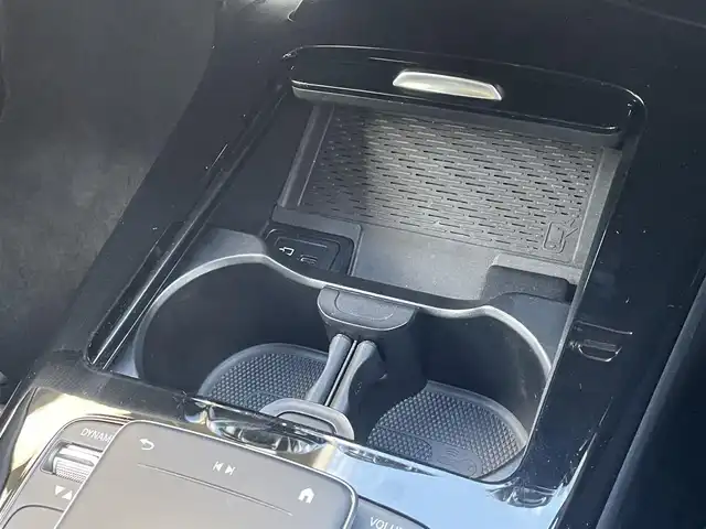 メルセデス・ベンツ ＣＬＡ２００ｄ Sブレーク AMGライン 東京都 2020(令2)年 1.9万km 黒 AMGライン/アダプティブクルーズコントロール/シートヒーター/アンビエントライト/パーキングアシスト/ステアリングスイッチ/横滑り防止装置/インテリジェントライトシステム/ETC/純正ドライブレコーダー/18インチアルミホイール