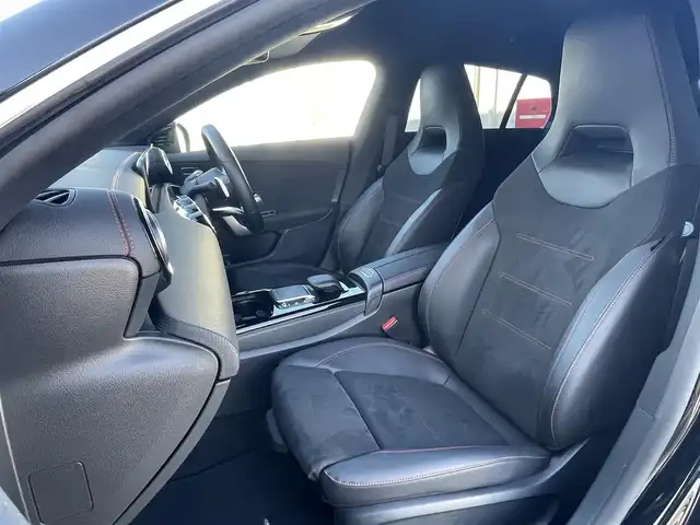 メルセデス・ベンツ ＣＬＡ２００ｄ Sブレーク AMGライン 東京都 2020(令2)年 1.9万km 黒 AMGライン/アダプティブクルーズコントロール/シートヒーター/アンビエントライト/パーキングアシスト/ステアリングスイッチ/横滑り防止装置/インテリジェントライトシステム/ETC/純正ドライブレコーダー/18インチアルミホイール