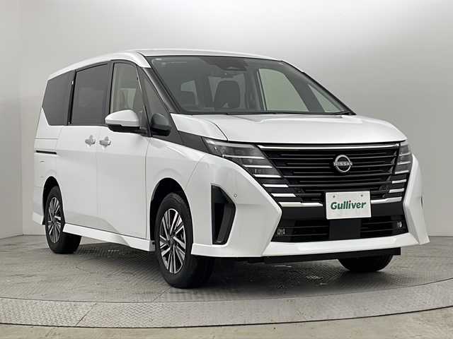 日産 セレナ e－4ORCE ハイウェイスターV 新潟県 2025(令7)年 0.1万km未満 プリズムホワイト 4WD/プロパイロット/インテリジェントルームミラー/デュアルバックドア/NissanConnectナビゲーションシステム/　Bluetooth/フルセグ/インテリジェントアラウンドビューモニター/両側パワースライドドア/アダプティブLEDヘッドライトシステム/シートヒーター/純正16インチアルミホイール/e-4ORCE/アドバンスドドライブアシストディスプレイ（12.3インチカラーディスプレイ）/ステアリングヒーター/BSM/ステアリングリモコン/スマートキー/ETC2.0ユニット（ビルトインタイプ）