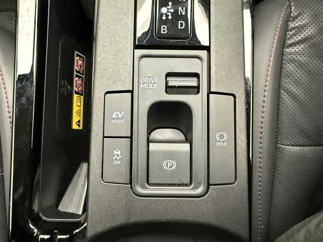 トヨタ プリウス Z 埼玉県 2023(令5)年 1.2万km 黄 純正ディスプレイオーディオ/（Bluetooth/HDMI/USB/フルセグTV/スマホ連携）/純正メモリナビ/バック/サイドカメラ/パノラマルーフ/アダクティブクルーズコントロール/レーンディパーチャーアラート/レーンキープアシスト/プリクラッシュセーフティー/ブラインドスポットモニター/パーキングアシスト/コーナーセンサー（前後）/デジタルインナーミラー/レザーシート/シートヒーター（D/N席）/ベンチレーション（D/N席）/D席パワーシート/ステアリングヒーター/パワーバックドア/LEDヘッドライト/オートライト/オートマチックハイビーム/ヘッドライトレベライザー/ビルトインETC2.0/モデリスタスポイラー（フロント/サイド/リア）/TVキット/ワイヤレス充電/純正19インチアルミホイール/純正フロアマット/スマートキー/スペアキー1本/OPスペアタイヤ