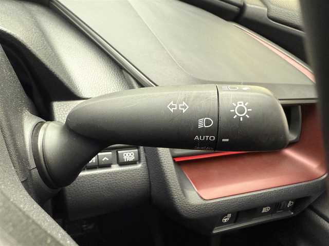 トヨタ プリウス Z 埼玉県 2023(令5)年 1.2万km 黄 純正ディスプレイオーディオ/（Bluetooth/HDMI/USB/フルセグTV/スマホ連携）/純正メモリナビ/バック/サイドカメラ/パノラマルーフ/アダクティブクルーズコントロール/レーンディパーチャーアラート/レーンキープアシスト/プリクラッシュセーフティー/ブラインドスポットモニター/パーキングアシスト/コーナーセンサー（前後）/デジタルインナーミラー/レザーシート/シートヒーター（D/N席）/ベンチレーション（D/N席）/D席パワーシート/ステアリングヒーター/パワーバックドア/LEDヘッドライト/オートライト/オートマチックハイビーム/ヘッドライトレベライザー/ビルトインETC2.0/モデリスタスポイラー（フロント/サイド/リア）/TVキット/ワイヤレス充電/純正19インチアルミホイール/純正フロアマット/スマートキー/スペアキー1本/OPスペアタイヤ