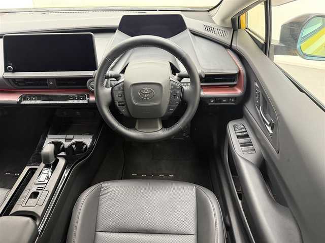 トヨタ プリウス Z 埼玉県 2023(令5)年 1.2万km 黄 純正ディスプレイオーディオ/（Bluetooth/HDMI/USB/フルセグTV/スマホ連携）/純正メモリナビ/バック/サイドカメラ/パノラマルーフ/アダクティブクルーズコントロール/レーンディパーチャーアラート/レーンキープアシスト/プリクラッシュセーフティー/ブラインドスポットモニター/パーキングアシスト/コーナーセンサー（前後）/デジタルインナーミラー/レザーシート/シートヒーター（D/N席）/ベンチレーション（D/N席）/D席パワーシート/ステアリングヒーター/パワーバックドア/LEDヘッドライト/オートライト/オートマチックハイビーム/ヘッドライトレベライザー/ビルトインETC2.0/モデリスタスポイラー（フロント/サイド/リア）/TVキット/ワイヤレス充電/純正19インチアルミホイール/純正フロアマット/スマートキー/スペアキー1本/OPスペアタイヤ