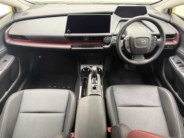 トヨタ プリウス Z 埼玉県 2023(令5)年 1.2万km 黄 純正ディスプレイオーディオ/（Bluetooth/HDMI/USB/フルセグTV/スマホ連携）/純正メモリナビ/バック/サイドカメラ/パノラマルーフ/アダクティブクルーズコントロール/レーンディパーチャーアラート/レーンキープアシスト/プリクラッシュセーフティー/ブラインドスポットモニター/パーキングアシスト/コーナーセンサー（前後）/デジタルインナーミラー/レザーシート/シートヒーター（D/N席）/ベンチレーション（D/N席）/D席パワーシート/ステアリングヒーター/パワーバックドア/LEDヘッドライト/オートライト/オートマチックハイビーム/ヘッドライトレベライザー/ビルトインETC2.0/モデリスタスポイラー（フロント/サイド/リア）/TVキット/ワイヤレス充電/純正19インチアルミホイール/純正フロアマット/スマートキー/スペアキー1本/OPスペアタイヤ