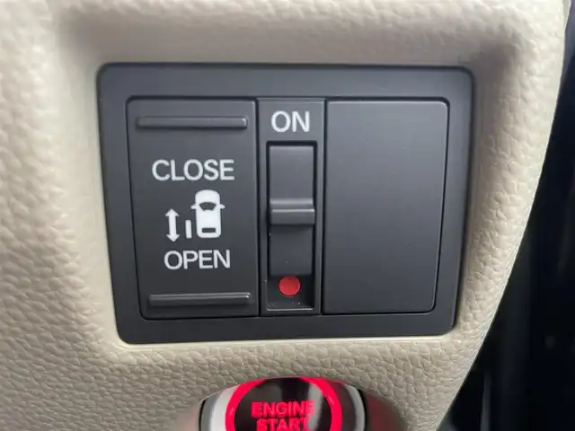 ホンダ Ｎ ＢＯＸ G L ホンダセンシング 鹿児島県 2018(平30)年 3.7万km クリスタルブラックパール 純正ナビ（フルセグＴＶ）　/バックカメラ　/ビルトインＥＴＣ　/アダプティブクルーズコントロール　/コーナーセンサー　/ホンダセンシング　/衝突被害軽減　/レーンキープ　/片側電動スライドドア　/ＥＣＯＮ　/ＬＥＤ