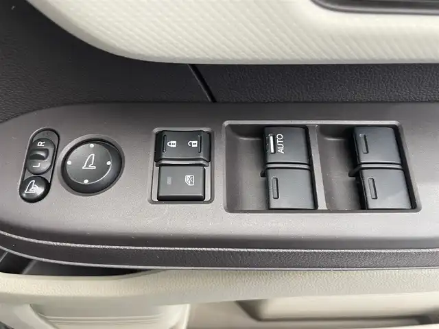 ホンダ Ｎ ＢＯＸ G L ホンダセンシング 鹿児島県 2018(平30)年 3.7万km クリスタルブラックパール 純正ナビ（フルセグＴＶ）　/バックカメラ　/ビルトインＥＴＣ　/アダプティブクルーズコントロール　/コーナーセンサー　/ホンダセンシング　/衝突被害軽減　/レーンキープ　/片側電動スライドドア　/ＥＣＯＮ　/ＬＥＤ