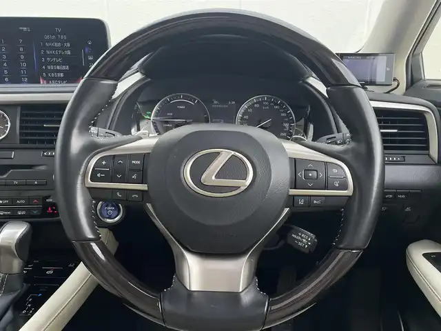 レクサス ＲＸ 450hL 東京都 2020(令2)年 1.8万km ソニッククォーツ 衝突被害軽減ブレーキ/レーンキープアシスト/サンルーフ/純正メモリナビ/バックカメラ/レーダークルーズコントロール/LEDヘッドライト/オートマチックハイビーム/シートヒーター/エアシート/パワーシート/ハンドルヒーター/コーナーセンサー/ドライブレコーダー/スマートキー/ETC2.0