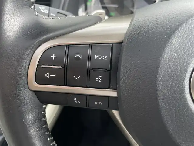 レクサス ＲＸ 450hL 東京都 2020(令2)年 1.8万km ソニッククォーツ 衝突被害軽減ブレーキ/レーンキープアシスト/サンルーフ/純正メモリナビ/バックカメラ/レーダークルーズコントロール/LEDヘッドライト/オートマチックハイビーム/シートヒーター/エアシート/パワーシート/ハンドルヒーター/コーナーセンサー/ドライブレコーダー/スマートキー/ETC2.0