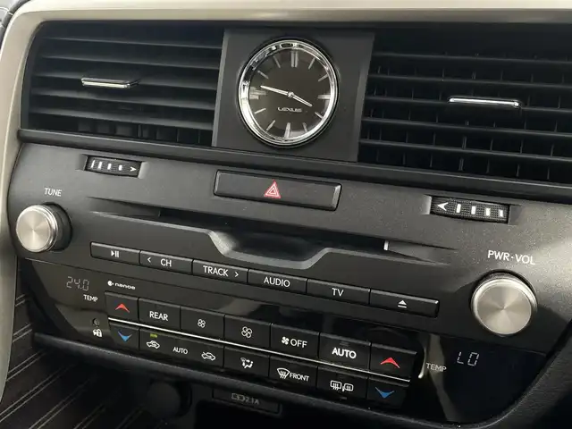レクサス ＲＸ 450hL 東京都 2020(令2)年 1.8万km ソニッククォーツ 衝突被害軽減ブレーキ/レーンキープアシスト/サンルーフ/純正メモリナビ/バックカメラ/レーダークルーズコントロール/LEDヘッドライト/オートマチックハイビーム/シートヒーター/エアシート/パワーシート/ハンドルヒーター/コーナーセンサー/ドライブレコーダー/スマートキー/ETC2.0