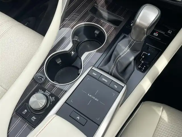 レクサス ＲＸ 450hL 東京都 2020(令2)年 1.8万km ソニッククォーツ 衝突被害軽減ブレーキ/レーンキープアシスト/サンルーフ/純正メモリナビ/バックカメラ/レーダークルーズコントロール/LEDヘッドライト/オートマチックハイビーム/シートヒーター/エアシート/パワーシート/ハンドルヒーター/コーナーセンサー/ドライブレコーダー/スマートキー/ETC2.0