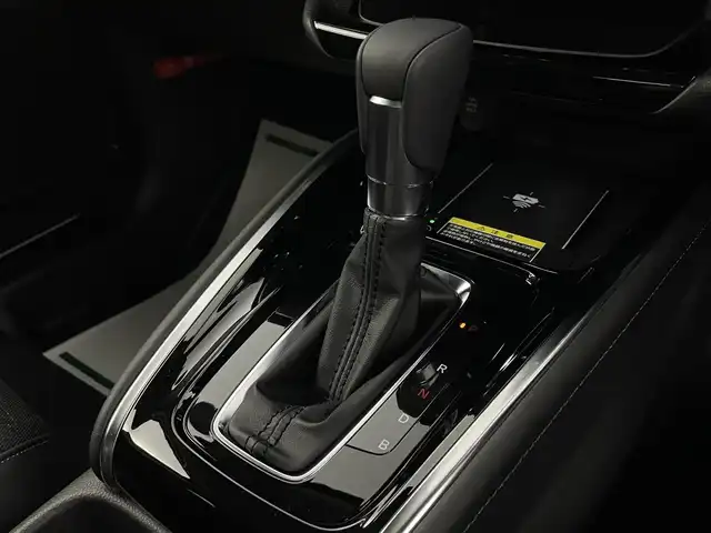 ホンダ ヴェゼル ハイブリッド e:HEV Z 埼玉県 2025(令7)年 0.1万km未満 プラチナホワイトパール 登録済未使用車　純正9インチナビ　フルセグ　バックカメラ　ETC2.0　レーダークルーズ　ホンダセンシング　シートヒーター　ステアリングヒーター　BSM　LEDオートライト　パドルシフト　クリアランスソナー　スペアキー　