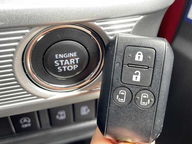 スズキ スペーシア ギア HYBRID XZ 愛知県 2019(平31)年 3.9万km フェニックスレッドパール/ガンメタリック2トーンルーフ 衝突軽減システム/両側パワースライドドア/純正SDナビ/シートヒーター/フルセグ/CD/DVD/Bluetooth/コーナーセンサー/純正アルミホイール/ルーフレール/LEDヘッドライト/オートマチックハイビーム/ドライブレコーダー/ETC/ステアリングスイッチ/スマートキー/プッシュスタート