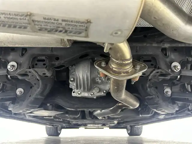 マツダ ロードスター ＲＦ VS 埼玉県 2018(平30)年 3.2万km クリスタルホワイトパールマイカ 純正ナビ　フルセグ　ＢＴ　ＥＴＣ　バックカメラ　本革シート　シートヒーター　ＡＤＶＡＮ１７インチＡＷ　ＯＤＵＬＡマフラー　ＶＡＬＡＮＴＩテールレンズ　ＡＵＴＯＥＸＥステアリング　リアディフューザー