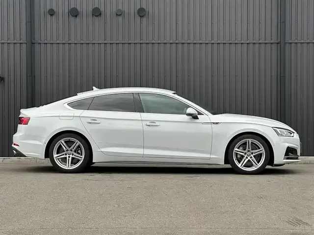 アウディ Ａ５ SB2．0TFSI Q スポーツ 福島県 2017(平29)年 3.5万km グレイシアホワイトメタリック Sラインパッケージ/ACC/レーンキープ/ブラインドスポット /マトリクスLEDヘッドライト/バーチャルコックピット/黒ハーフレザーシート/パワーシート/シートヒーター/純正ナビ/AppleCarPlay/360°カメラ/フルセグTV/電動リアゲート/オートホールド /コーナーセンサー /レインセンサー /ドライブセレクト /パドルシフト/純正18インチAW/取扱説明書/保証書/スペアキー