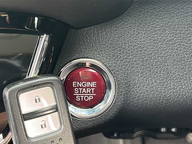 ホンダ ヴェゼル X ホンダセンシング 石川県 2016(平28)年 2.5万km ホワイトオーキッドパール 純正ディスプレイオーディオWX-171CP/【ＣＤ・Bluetooth・ワンセグＴＶ・HDMI】/バックカメラ/ビルトインETC/前方ドライブレコーダー/レーダークルーズコントロール/ホンダセンシング/スマートキー/プッシュスタート/モデューロ１６インチAW冬タイヤ/純正１６AW夏タイヤ積込み/LEDヘッドライト