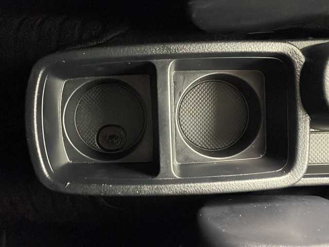 トヨタ ヴィッツ F 秋田県 2019(令1)年 4.3万km ブラックマイカ 社外ナビ【FM/AM/BT/AUX/CD】　/バックカメラ　/ＥＴＣ　/リモコンキー　/ＵＳＢポート　/フロントワイパーデアイサー　/横滑り防止装置　/ライトレベライザー　/電格ミラー　/ウィンカーミラー　/保証書　/取扱説明書　/スペアキー有り