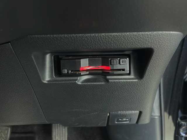 トヨタ ヴィッツ F 秋田県 2019(令1)年 4.3万km ブラックマイカ 社外ナビ【FM/AM/BT/AUX/CD】　/バックカメラ　/ＥＴＣ　/リモコンキー　/ＵＳＢポート　/フロントワイパーデアイサー　/横滑り防止装置　/ライトレベライザー　/電格ミラー　/ウィンカーミラー　/保証書　/取扱説明書　/スペアキー有り