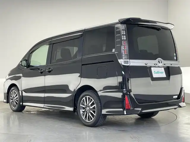 トヨタ ヴォクシー ZS 愛知県 2014(平26)年 7.8万km ブラック 純正９型メモリナビ　フルセグＴＶ　アルパイン後席モニター　バックカメラ　両側パワースライドドア　ＥＴＣ　ＬＥＤオートライト　前後ドラレコ　Ｂｌｕｅｔｏｏｔｈ　ステアリングスイッチ　フォグランプ　禁煙車