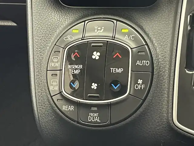 トヨタ ヴォクシー ZS 愛知県 2014(平26)年 7.8万km ブラック 純正９型メモリナビ　フルセグＴＶ　アルパイン後席モニター　バックカメラ　両側パワースライドドア　ＥＴＣ　ＬＥＤオートライト　前後ドラレコ　Ｂｌｕｅｔｏｏｔｈ　ステアリングスイッチ　フォグランプ　禁煙車
