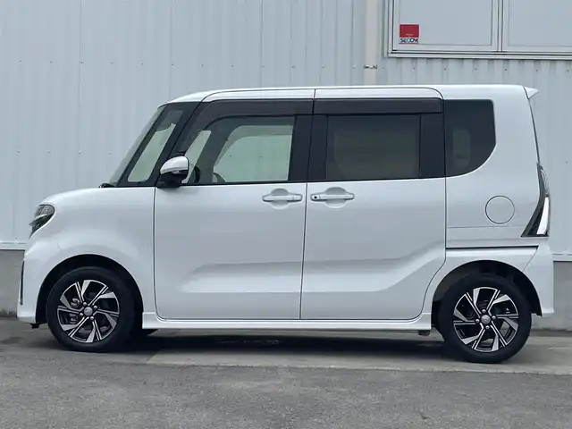 ダイハツ タント カスタム X セレクション 愛媛県 2020(令2)年 2.8万km シャイニングホワイトパール 両側パワースライドドア/純正メモリーナビ(Bluetooth/CD/DVD)/フルセグテレビ/アイドリングストップ/レーンキープアシスト/前後コーナーセンサー/ドライブレコーダー/LEDヘッドライト/オートライト/フロアマット/シートヒーター/純正ドアバイザー/純正アルミホイール/横滑り防止装置/衝突軽減システム/カーテンエアバッグ/スマートキー/プッシュスタート/ABS