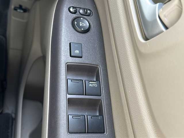 ホンダ Ｎ ＷＧＮ G SSパッケージ 京都府 2017(平29)年 2.9万km プレミアムホワイトパールⅡ 純正ナビ/ ・フルセグTV/BT Audio/CD/DVD/　・AM/FM/バックカメラ/ビルトインETC /ドライブレコーダー/プッシュスタート/横滑り防止装置/電格ミラー/シティーブレーキアクティブシステム/純正フロアマット/ドアバイザー/ステアリングスイッチ/スマートキースペアあり/保証書＆取説