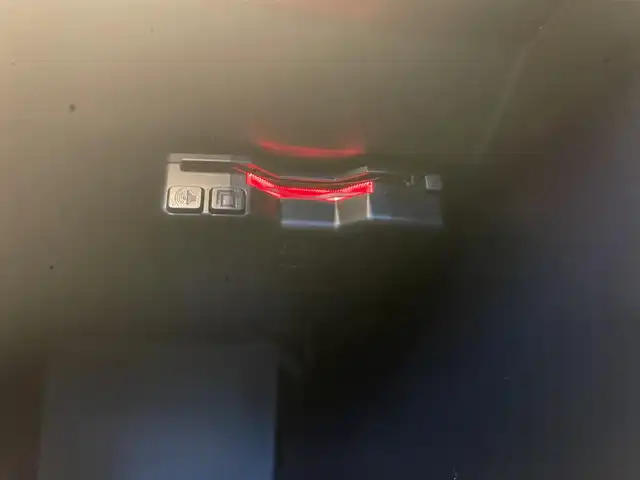 ルノー ルノー ルーテシア インテンス 静岡県 2021(令3)年 1.9万km ブラングラシエ 純正ディスプレイオーディオ/・スマートフォン用ミラーリング機能/・Bluetooth/・バックカメラ/ETC/アダプティブクルーズコントロール/歩行者・自転車検知機能付き衝突軽減ブレーキ/ブラインドスポットワーニング/パーキングアシスト/パドルシフト/ステアリングヒーター/LEDヘッドライト/・フロントフォグランプ/純正フロアマット/純正17インチアルミホイール